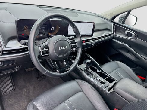 Used 2025 Kia Sorento S w/ Panoramic Sunroof Package FWD image 7