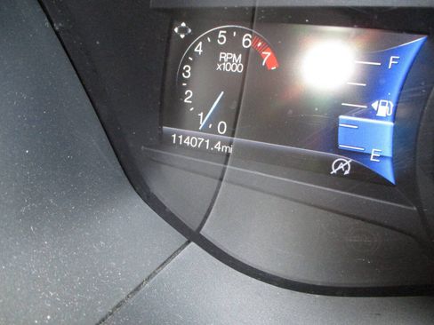 Used 2019 Ford Fusion SE FWD image 21