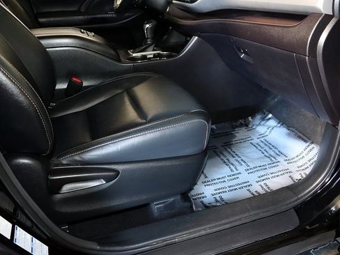 Used 2016 Toyota Highlander XLE image 38