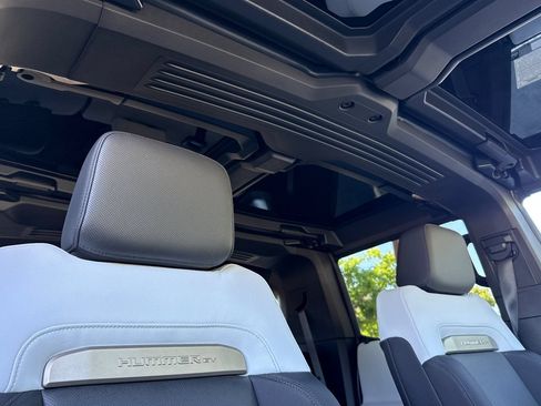 Used 2025 GMC Hummer EV 3X AWD/4WD image 25