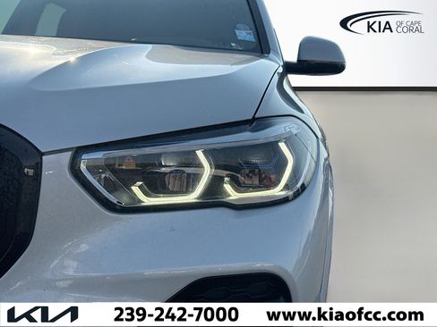 Used 2022 BMW X5 M50i w/ Executive Package image 7