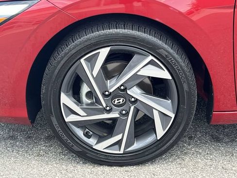 Certified 2025 Hyundai Elantra SEL FWD image 39