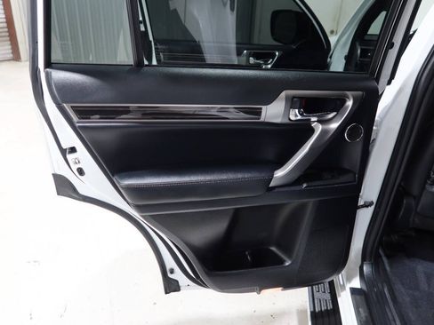 Used 2023 Lexus GX 460 Premium w/ Accessory Package AWD/4WD image 30