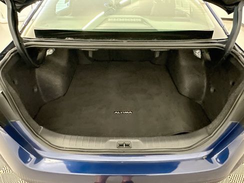 Used 2024 Nissan Altima 2.5 SR w/ SR Premium Package FWD image 31