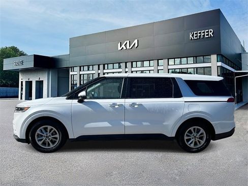 Certified 2024 Kia Carnival LX image 5
