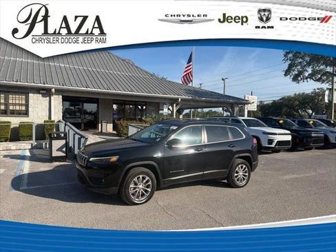 Certified 2022 Jeep Cherokee Latitude Lux w/ Sun & Sound Group AWD/4WD image 1