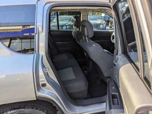 Used 2017 Jeep Compass Sport w/ Power Value Group AWD/4WD image 32