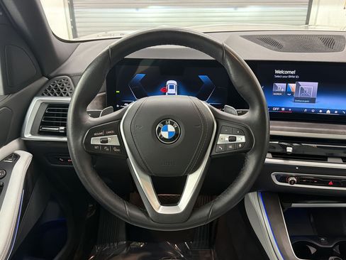 Used 2024 BMW X5 sDrive40i w/ Parking Assistance Package RWD image 11