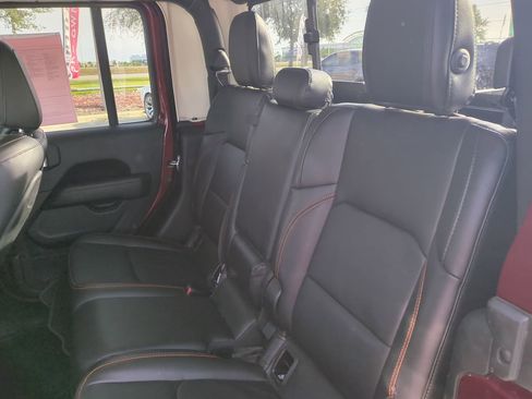 Certified 2021 Jeep Gladiator Mojave image 13