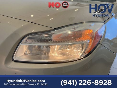 Used 2012 Buick Regal Leather FWD image 7