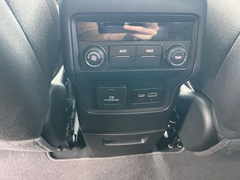 Used 2023 GMC Acadia SLE w/ Driver Convenience Package image 22