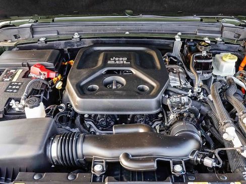 Used 2023 Jeep Wrangler Unlimited Sahara w/ Cold Weather Group image 32