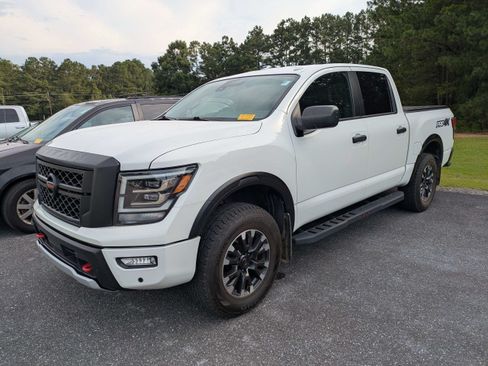 Used 2021 Nissan Titan PRO-4X w/ Pro-4x Utility Package AWD/4WD image 2