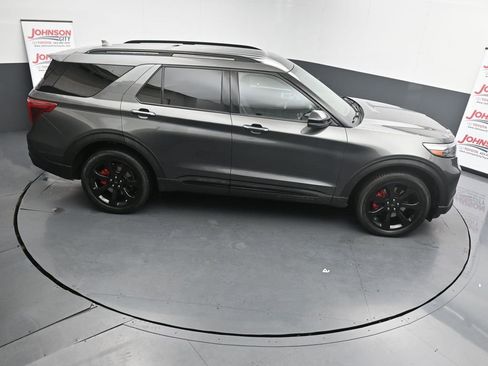 Used 2020 Ford Explorer ST w/ ST Street Pack image 17