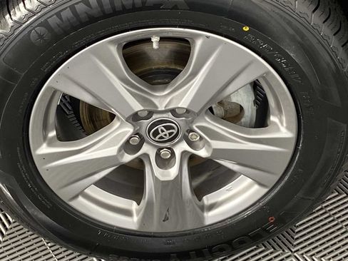 Used 2024 Toyota RAV4 LE AWD/4WD image 29