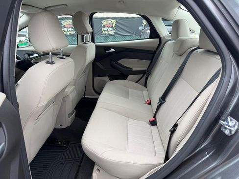 Used 2017 Ford Focus SE FWD image 31