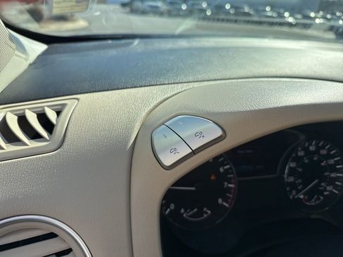 Used 2018 Nissan Pathfinder SL w/ SL Premium Package image 14