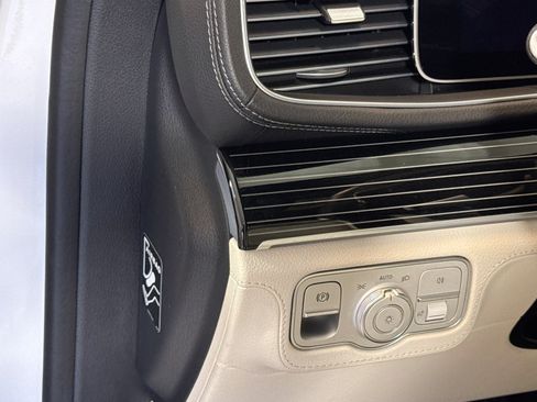 Certified 2024 Mercedes-Benz GLE 450e 4MATIC image 10