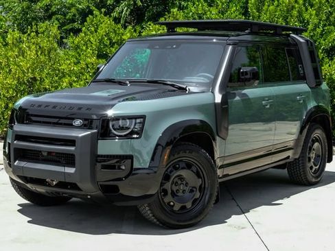 New 2026 Land Rover Defender 110 Trophy Edition AWD/4WD image 2
