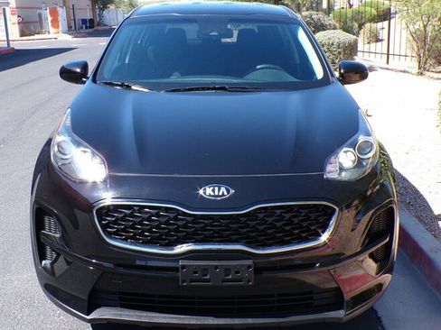 Used 2020 Kia Sportage LX FWD image 2