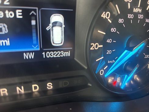 Used 2017 Ford Explorer XLT image 18