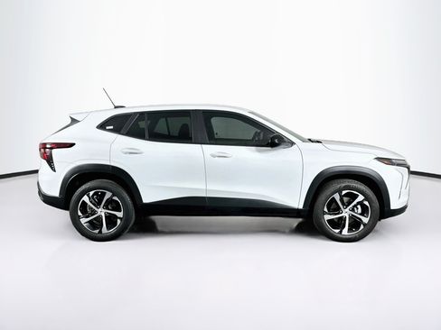 Used 2025 Chevrolet Trax RS w/ Driver Confidence Package FWD image 10