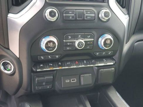 Used 2021 GMC Sierra 1500 SLT w/ SLT Premium Plus Package AWD/4WD image 31