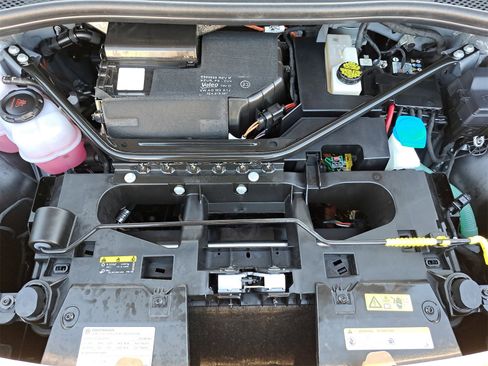 Certified 2023 Volkswagen ID.4 2WD image 30