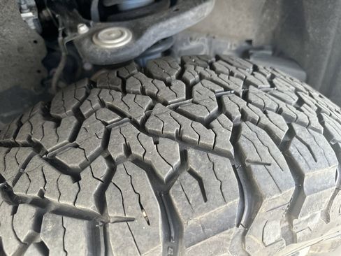 Used 2024 Toyota Tacoma TRD Off-Road image 13