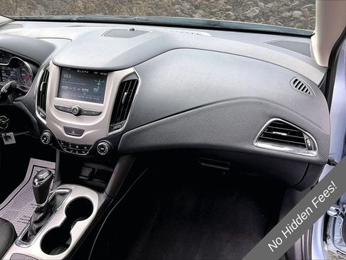Used 2018 Chevrolet Cruze LS FWD image 12