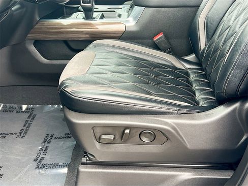 Used 2022 Chevrolet Silverado 1500 RST image 19