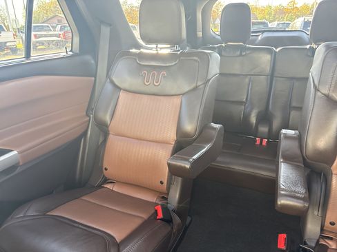 Used 2024 Ford Explorer King Ranch w/ Technology Package image 12