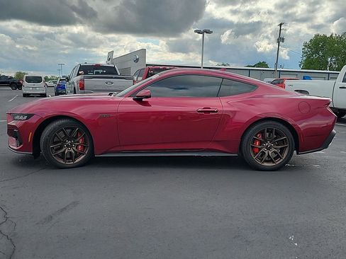 Used 2025 Ford Mustang GT Premium RWD image 4