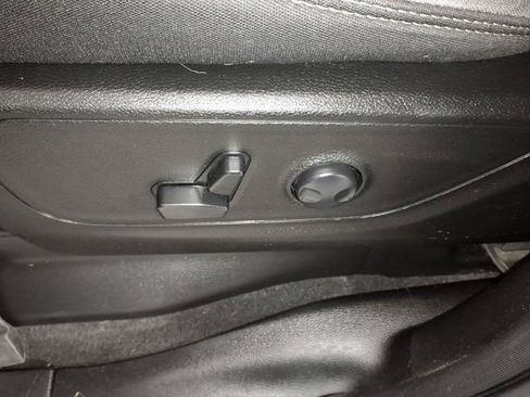 Used 2023 RAM 1500 Big Horn AWD/4WD image 14