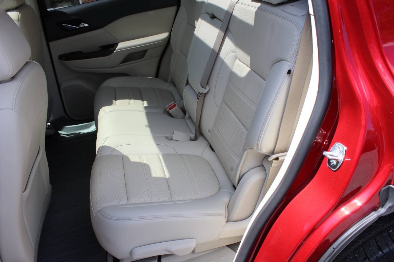 Used 2021 GMC Acadia Denali w/ Denali Technology Package AWD/4WD image 24