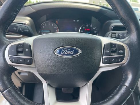 Certified 2023 Ford Explorer XLT w/ Equipment Group 202A AWD/4WD image 18