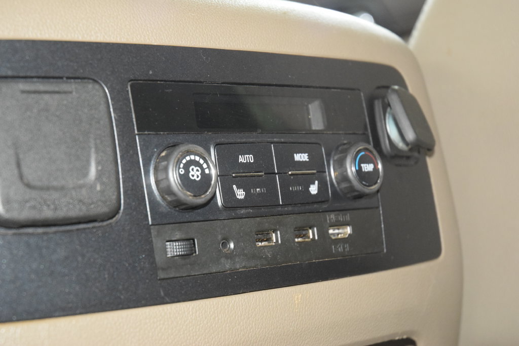 Used 2018 Chevrolet Tahoe LT AWD/4WD image 35