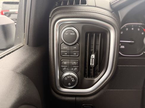 Used 2022 GMC Sierra 2500 SLE w/ SLE Convenience Package image 16