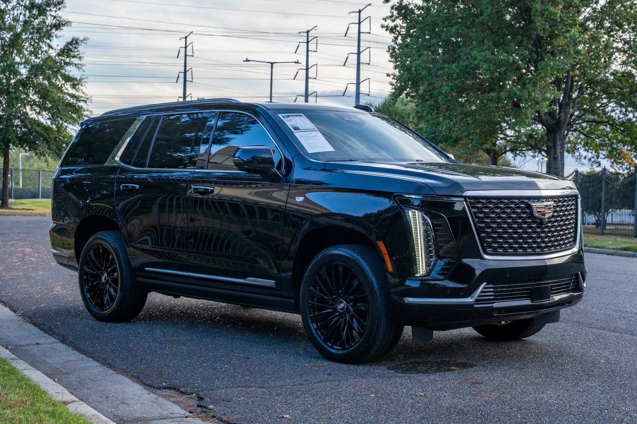 Used 2026 Cadillac Escalade Luxury w/ Touring Package AWD/4WD image 4