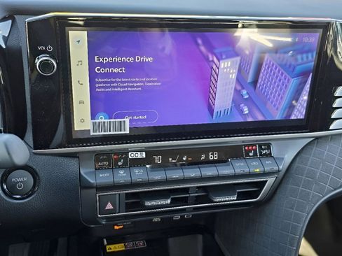 Used 2025 Toyota Camry XLE FWD image 2
