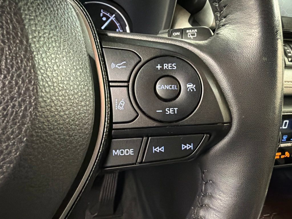 Used 2019 Toyota RAV4 Limited w/ Cold Weather Package AWD/4WD image 21