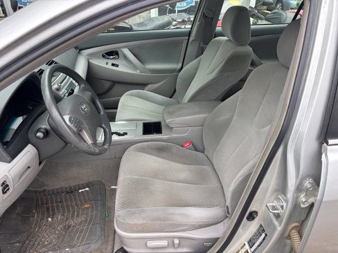 Used 2009 Toyota Camry LE FWD image 16