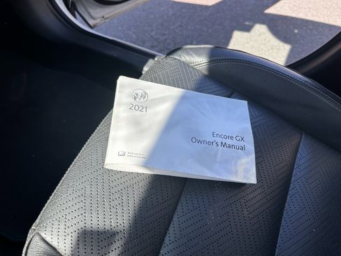 Used 2021 Buick Encore GX Essence w/ Experience Buick Package image 17