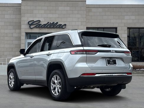 Used 2022 Jeep Grand Cherokee Limited image 4