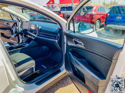 Used 2023 Kia Sportage LX AWD/4WD image 15