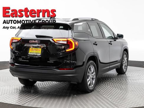 Used 2024 GMC Terrain SLT AWD/4WD image 5