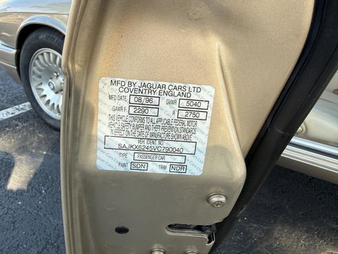 Used 1997 Jaguar XJ Vanden Plas image 11
