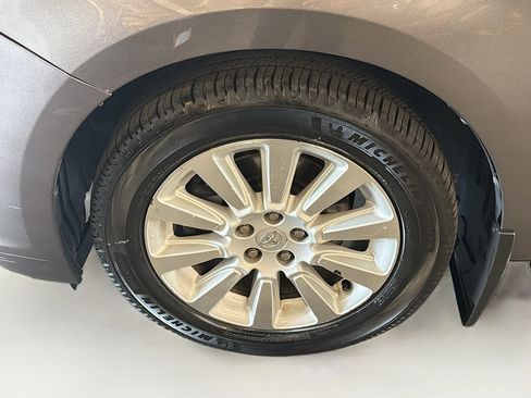 Used 2015 Toyota Sienna XLE Premium AWD/4WD image 11
