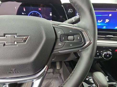 Used 2025 Chevrolet Trax ACTIV w/ Sunroof Package FWD image 27