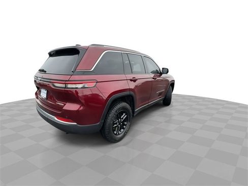 Used 2023 Jeep Grand Cherokee Laredo w/ Luxury Tech Group I image 8